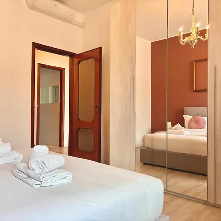 Apartment-navigli-house Of Mirrors Milan